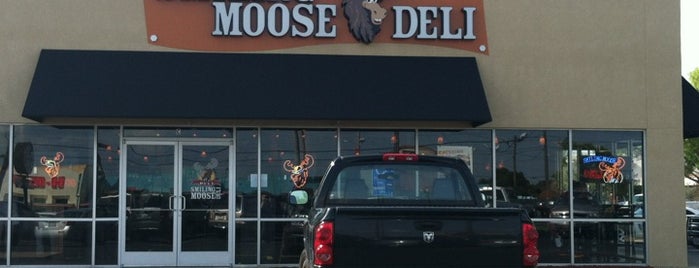 Smiling Moose Deli is one of สถานที่ที่ Alexa ถูกใจ.