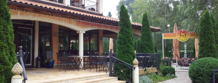 Villa Romantica is one of สถานที่ที่ Matthias ถูกใจ.