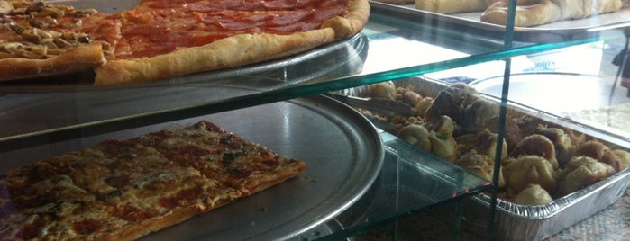Gaudio's Pizzeria & Restaurant is one of Avoid These Places.