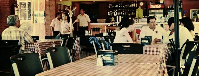 Restaurant 7 Leguas is one of สถานที่ที่ Andrea ถูกใจ.
