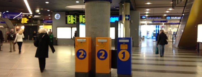 Kauppakeskus Kamppi is one of Klo 20 tyhjennettävät postilaatikot.