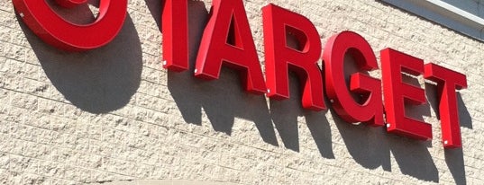 Target is one of สถานที่ที่ Jacque ถูกใจ.