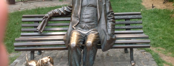 Пам'ятник Миколі Яковченку is one of Креативные памятники Киева.