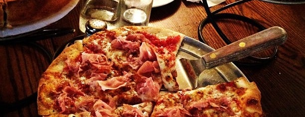 Patxi's Pizza is one of Rajさんのお気に入りスポット.