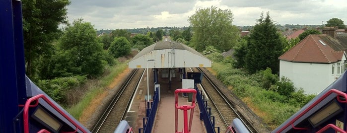South Merton Railway Station (SMO) is one of South London Train Stations.