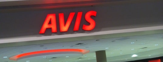 Avis Car Rental is one of Nicoleさんのお気に入りスポット.