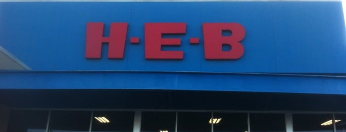 H-E-B is one of สถานที่ที่ Mandy ถูกใจ.