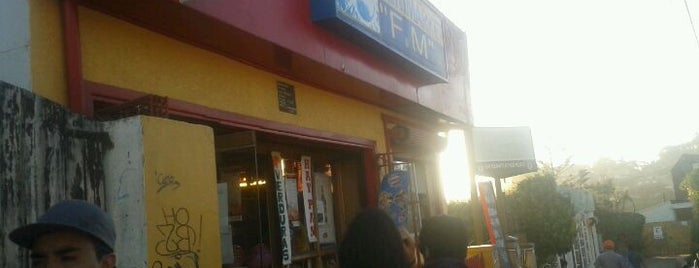Minimarket F y M is one of Tempat yang Disukai Javier.