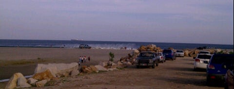 Playa Las Salinas is one of VisitaOaxaca.