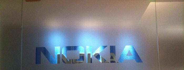 Nokia Location & Commerce is one of Tempat yang Disimpan Leos.