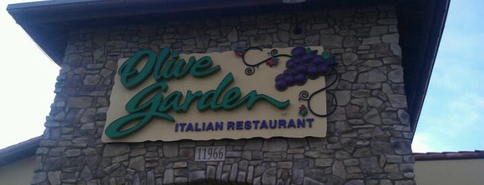 Olive Garden is one of Lieux qui ont plu à M.