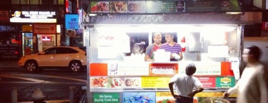 Sammy's Halal Cart is one of My Jackson Heights.