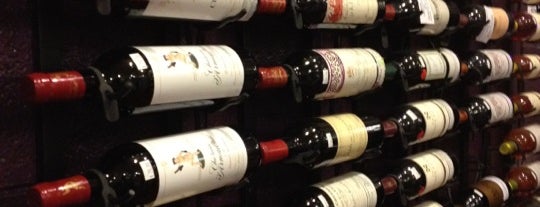 Wine Club is one of Locais curtidos por Blair.