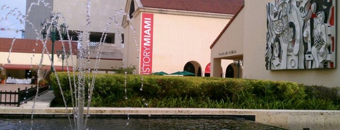 Miami-Dade Cultural Center is one of Loco por Mary.