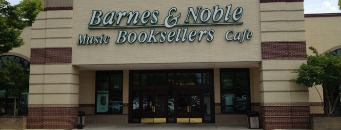 Barnes & Noble is one of Jameson 님이 좋아한 장소.