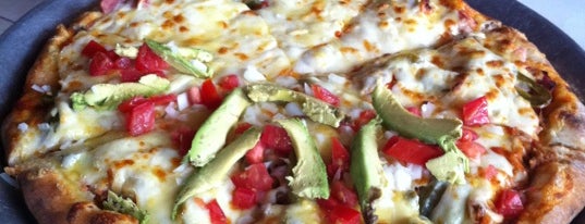 Mama's Pizza is one of Posti che sono piaciuti a Rodrigo.