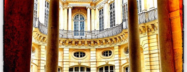 Hôtel de Beauvais — Cour administrative d'appel de Paris is one of 4e arrondissement de Paris.
