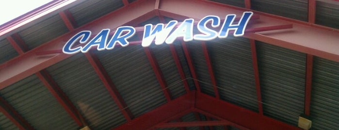 Detrick's Express Car Wash is one of Posti che sono piaciuti a Sara.