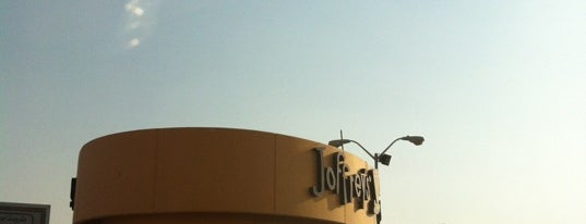 Joffrey's is one of Orte, die Nayef gefallen.