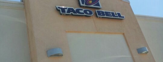 Taco Bell is one of สถานที่ที่ Karen ถูกใจ.