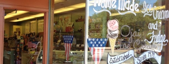 Ojai Ice Cream is one of Lugares favoritos de Bernard.
