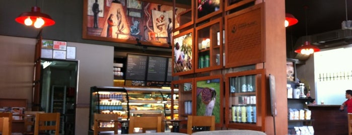 Starbucks is one of Orte, die Mustafa gefallen.