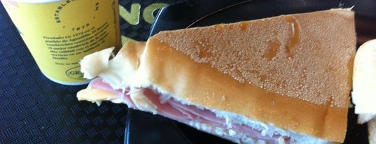 El Meson Sandwiches - Hatillo is one of Posti che sono piaciuti a José Javier.