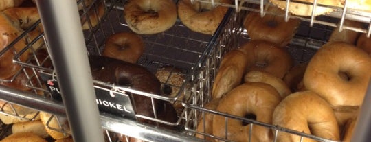 Goldberg's Famous Bagels is one of Pameさんの保存済みスポット.