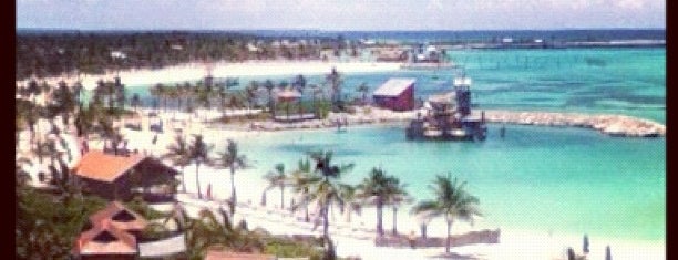 Castaway Cay is one of Matthewさんのお気に入りスポット.