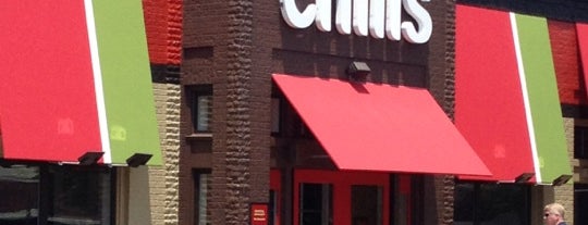 Chili's Grill & Bar is one of สถานที่ที่ Bradley ถูกใจ.