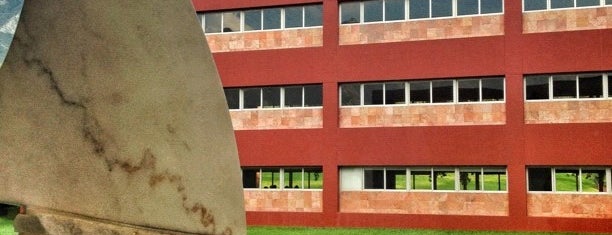 Facultad Libre de Derecho de Monterrey is one of Tempat yang Disukai Fernando.