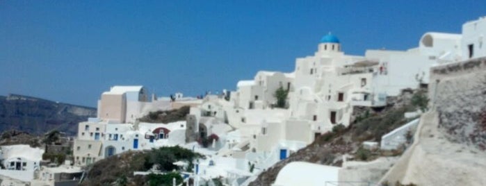 Santorin is one of wonders of the world.