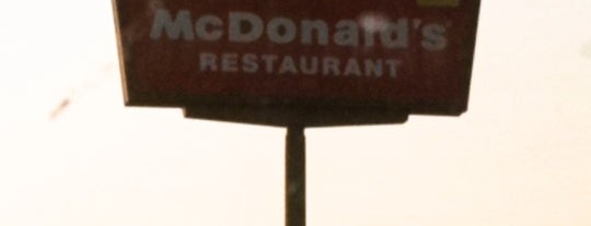 McDonald's is one of Lieux qui ont plu à Christine.