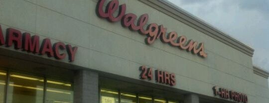 Walgreens is one of Lugares favoritos de One.