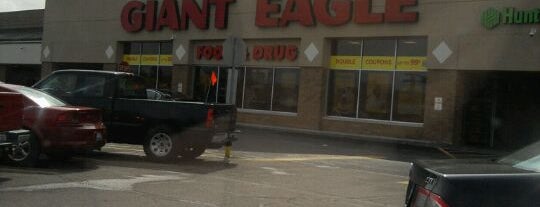 Giant Eagle Supermarket is one of Aaron’s Liked Places.