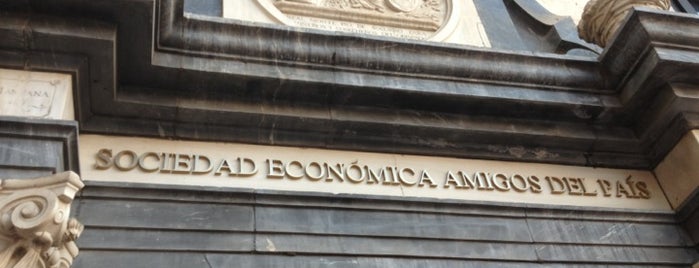 Sociedad Económica Amigos del País is one of Qué visitar en Málaga.