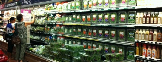Whole Foods Market is one of Tempat yang Disimpan Kahuna Matata.