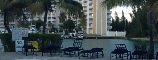 Pelican Bay at Lucaya Hotel is one of Lugares favoritos de Miguel.