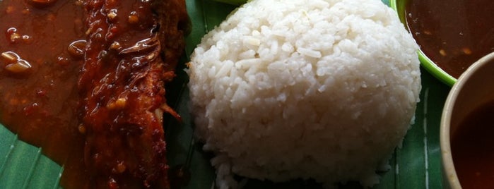 Fendi Ikan Bakar is one of Best Food Corner (1) ;).