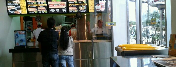 Sandwich Qbano Metro 127 is one of Posti che sono piaciuti a Kev.