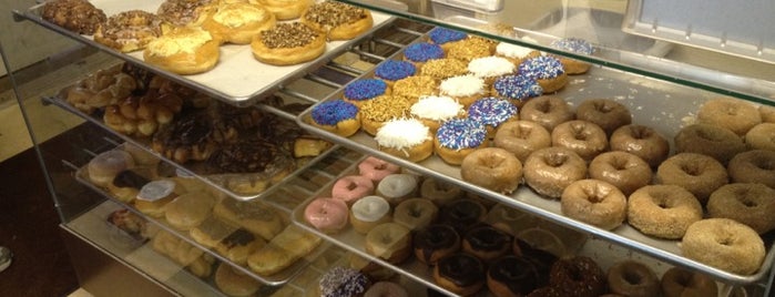 Donut Haus is one of Louis's Saved Places.