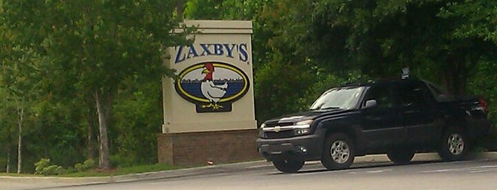 Zaxby's Chicken Fingers & Buffalo Wings is one of สถานที่ที่ Matt ถูกใจ.