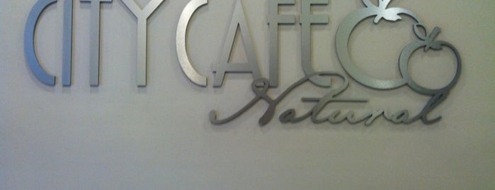 City Cafe is one of Lugares favoritos de Diana.