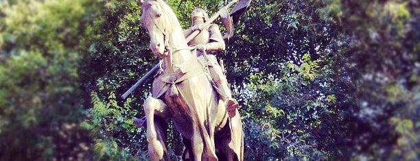 Place Jeanne d'Arc is one of Locais curtidos por Louise.