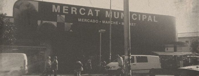 Mercat Municipal De Palamós is one of Tempat yang Disukai Arturo.