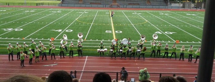 Renton Memorial Stadium is one of Lugares favoritos de John.