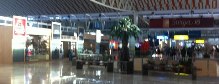 Bandar Udara Internasional Sultan Hasanuddin (UPG) is one of International Airport - ASIA.