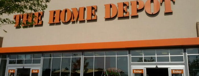 The Home Depot is one of Lugares favoritos de Heather.