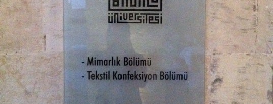 Artuklu Üniversitesi Mühendislik ve Mimarlık Fakültesi is one of Mimarlık Okulları.