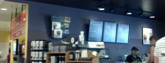 Starbucks is one of สถานที่ที่ Mandy ถูกใจ.